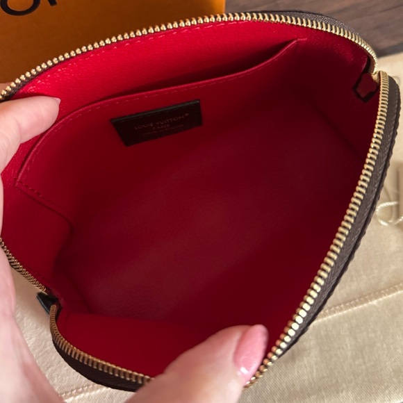 NEW LOUIS VUITTON Monogram Reverse Cosmetic Pouch PM - Picture 4 of 10